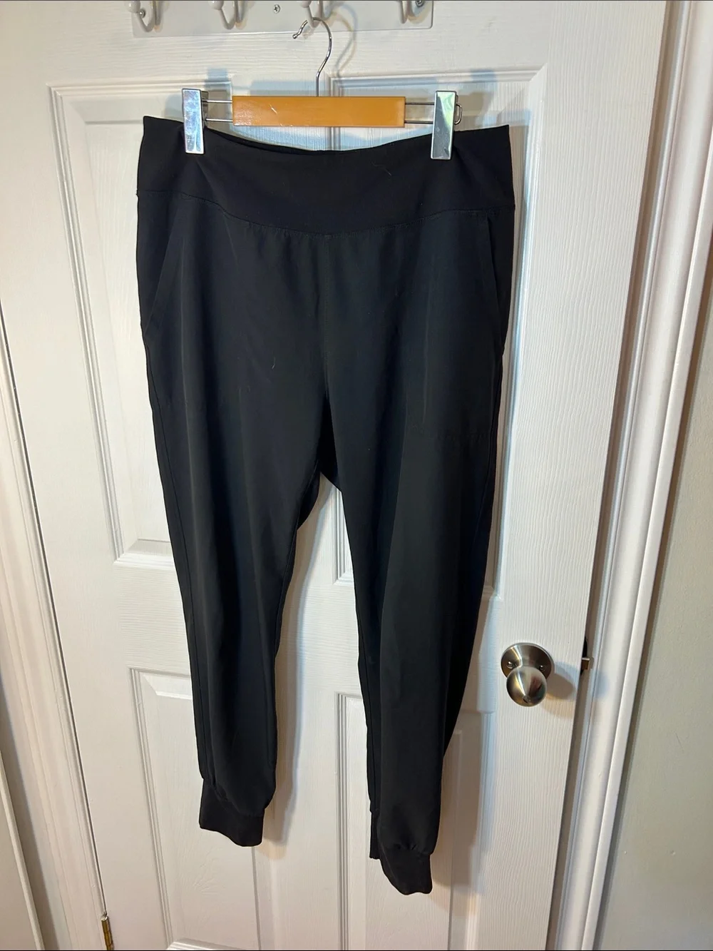 Patagonia Black Worn Wear W's Happy Hike Studio Pants size medium - Picture 2 of 9